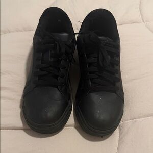 Tree safe black non slip shoes